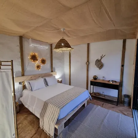 Glamping Almendros * Μάλαγα
