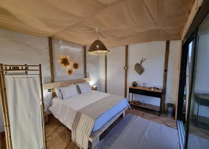 Glamping Almendros * Μάλαγα